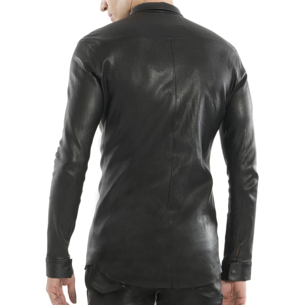 Chemise en cuir noire ajustée pour homme - Audacieuse et élégante