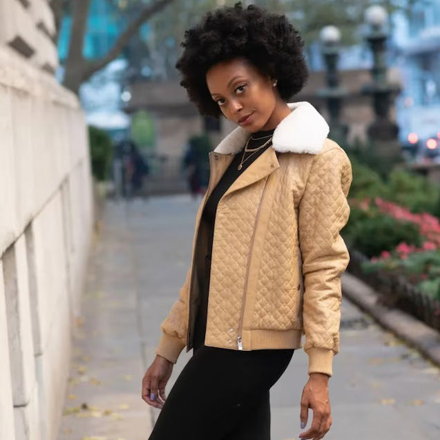 Veste matelassée en cuir pour femme avec col en peau de mouton