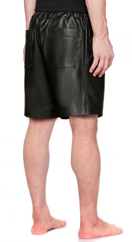 Short classique en cuir noir pour homme