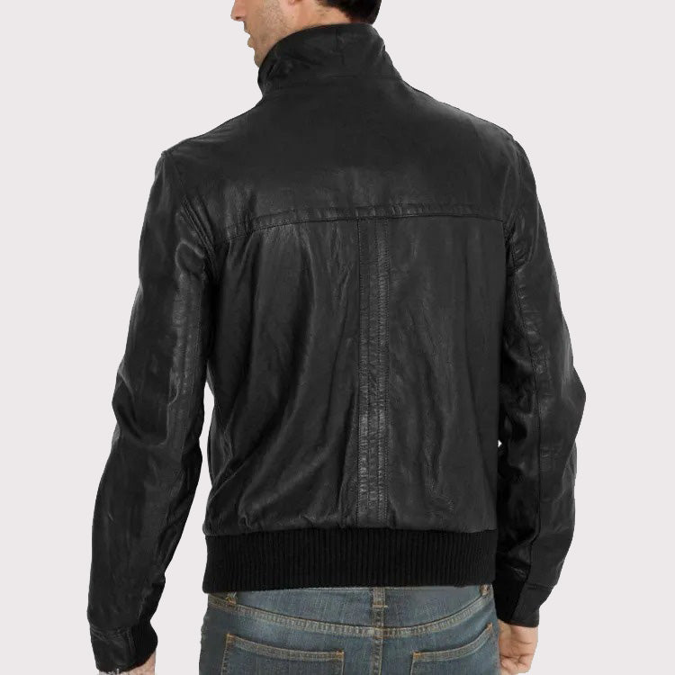 Schlichte taillierte schwarze Lederjacke im Bomber-Stil für Herren