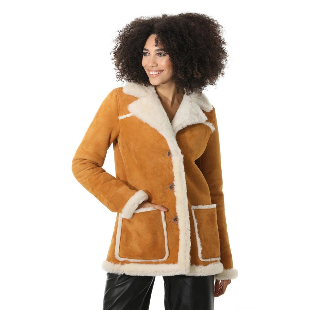 Manteau en peau de mouton retournée en daim beige avec fourrure blanche pour femme