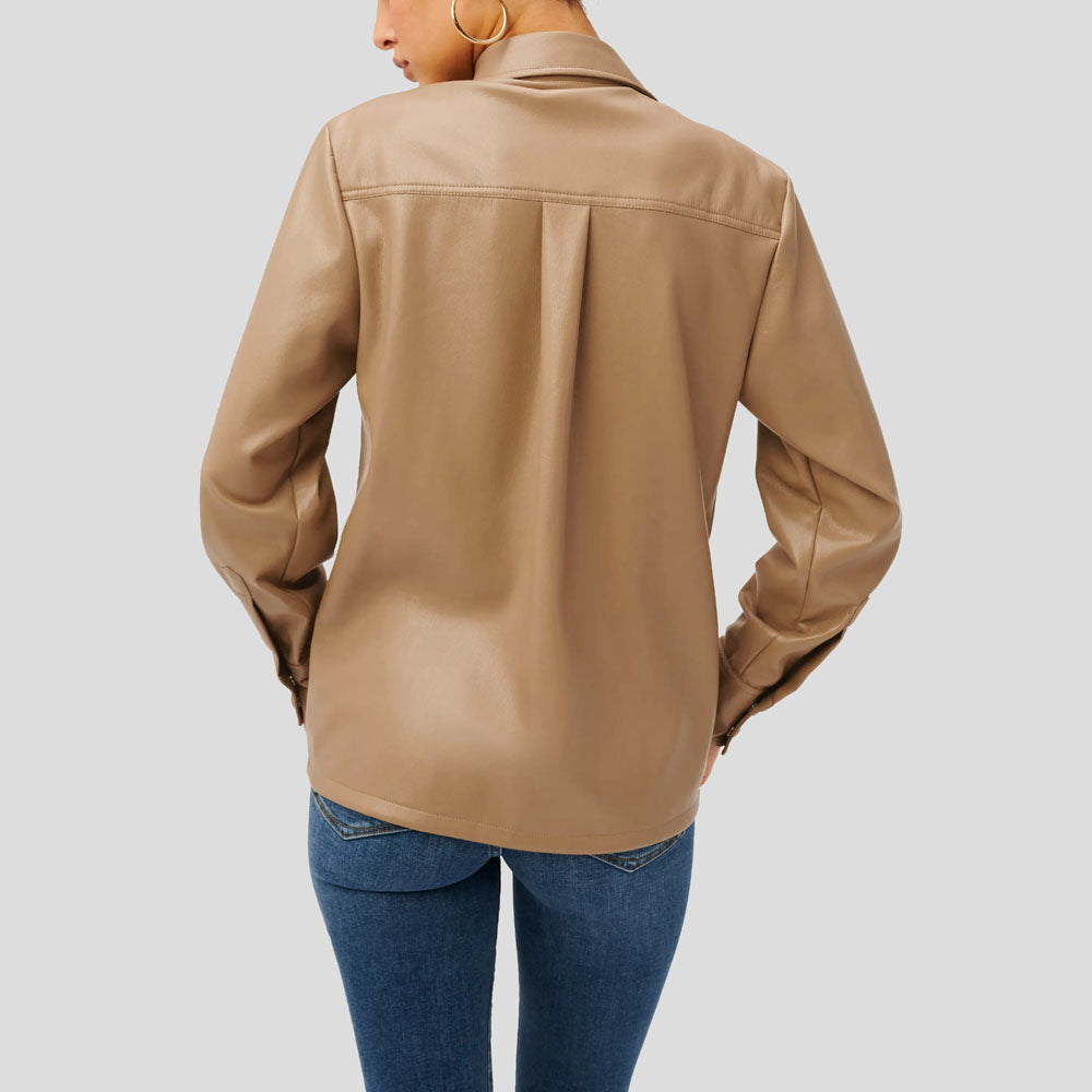 Chemise boutonnée en similicuir pour femme en caramel chaud