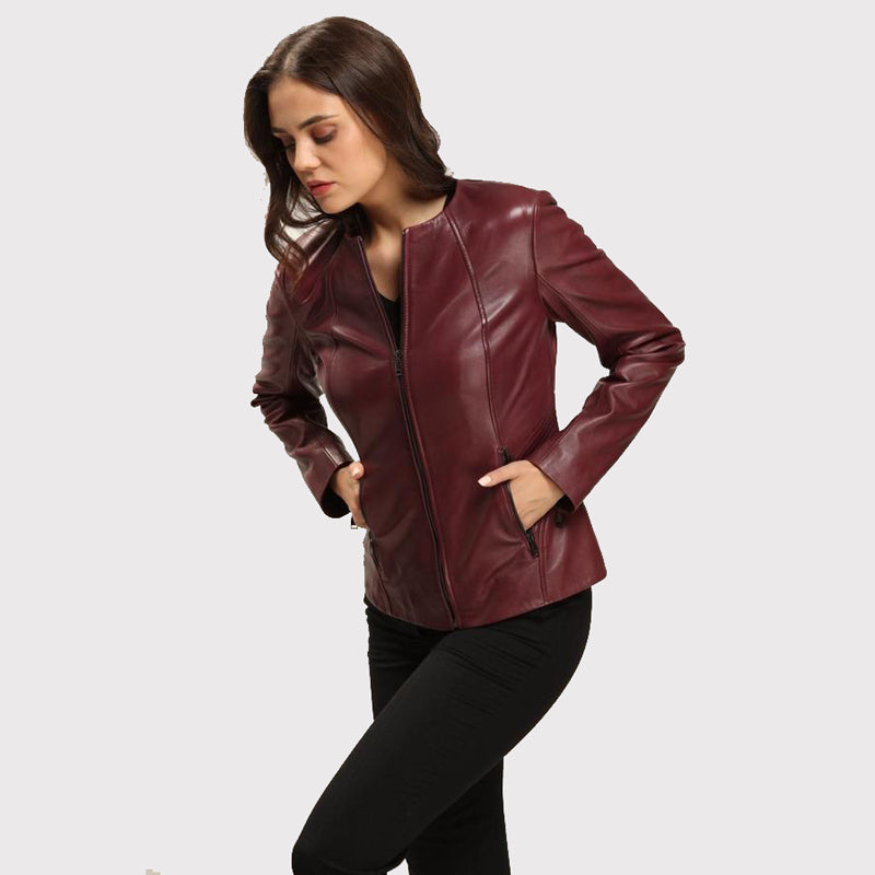 Veste en cuir marron foncé pour femme avec coupe blazer