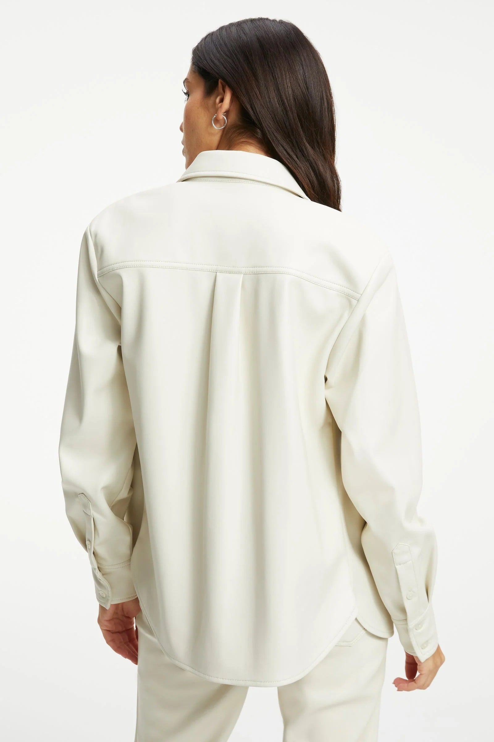 Chemise en cuir blanche à manches longues pour femme