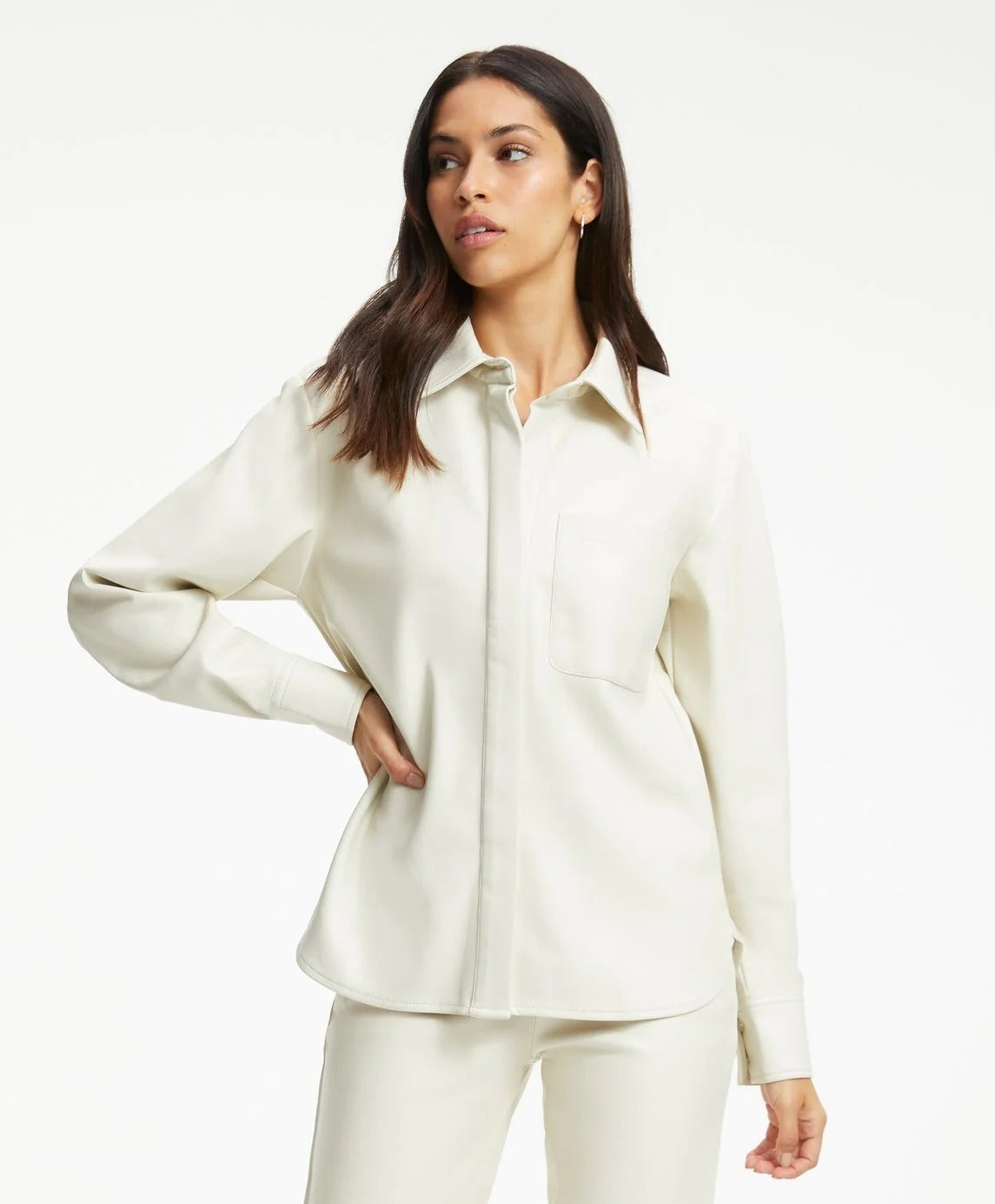 Chemise en cuir blanche à manches longues pour femme